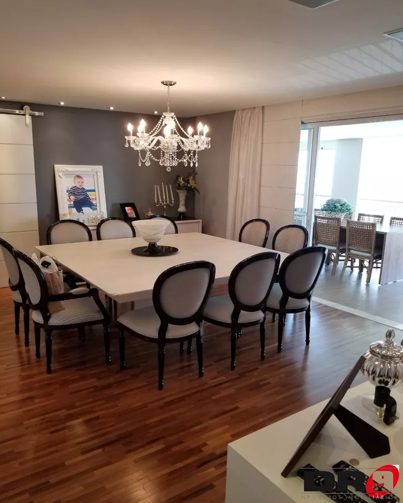 Apartamento à venda com 3 quartos, 210m² - Foto 2