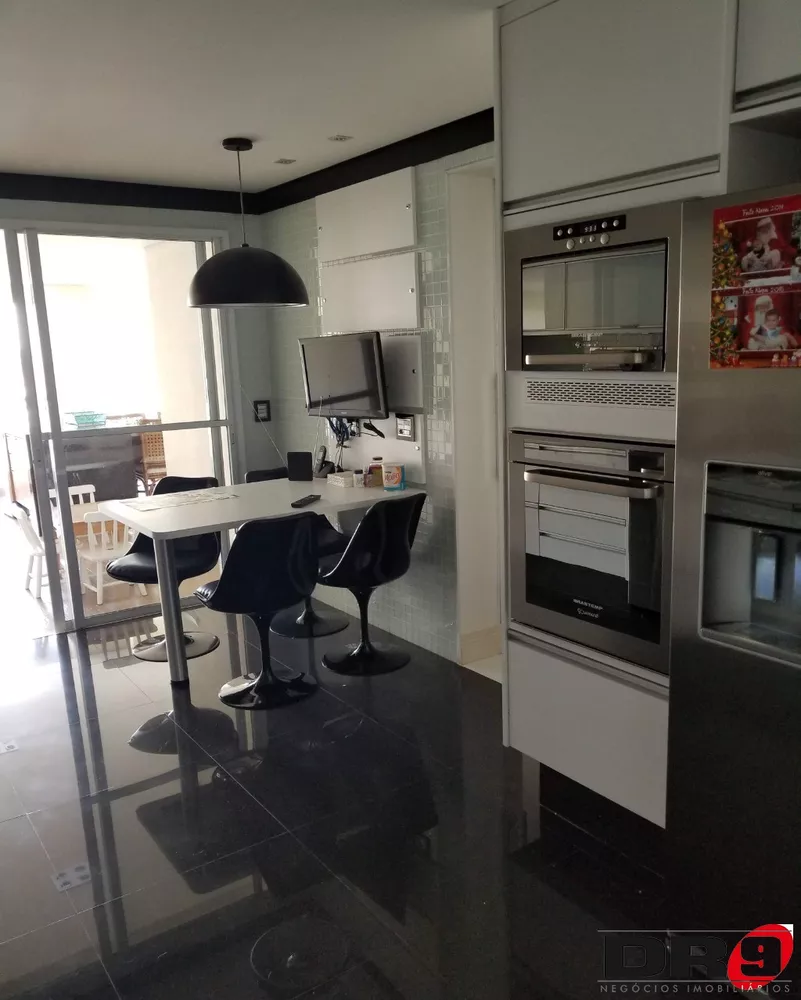 Apartamento à venda com 3 quartos, 210m² - Foto 7