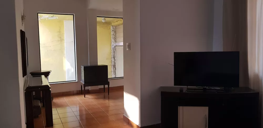 Casa à venda com 2 quartos, 300m² - Foto 4