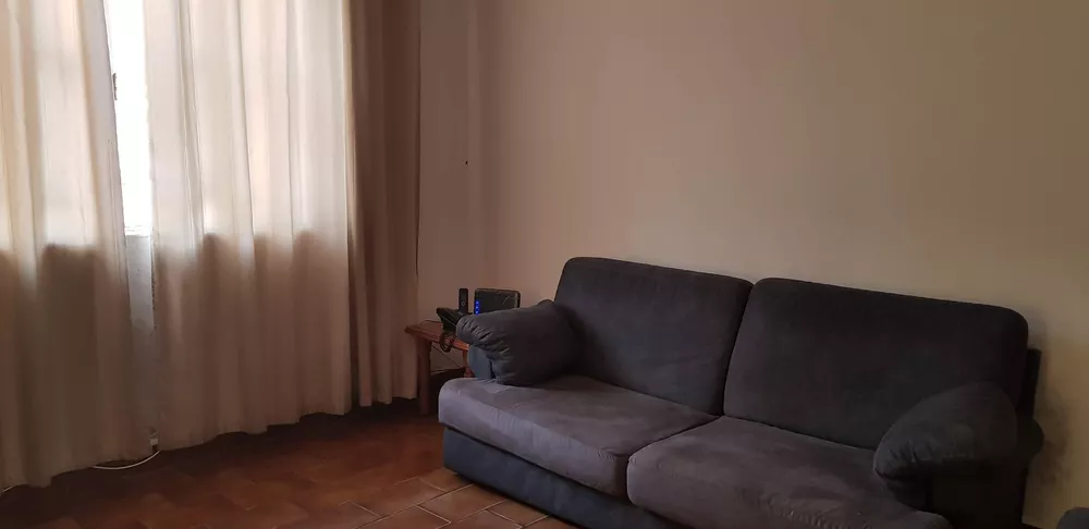 Casa à venda com 2 quartos, 300m² - Foto 2