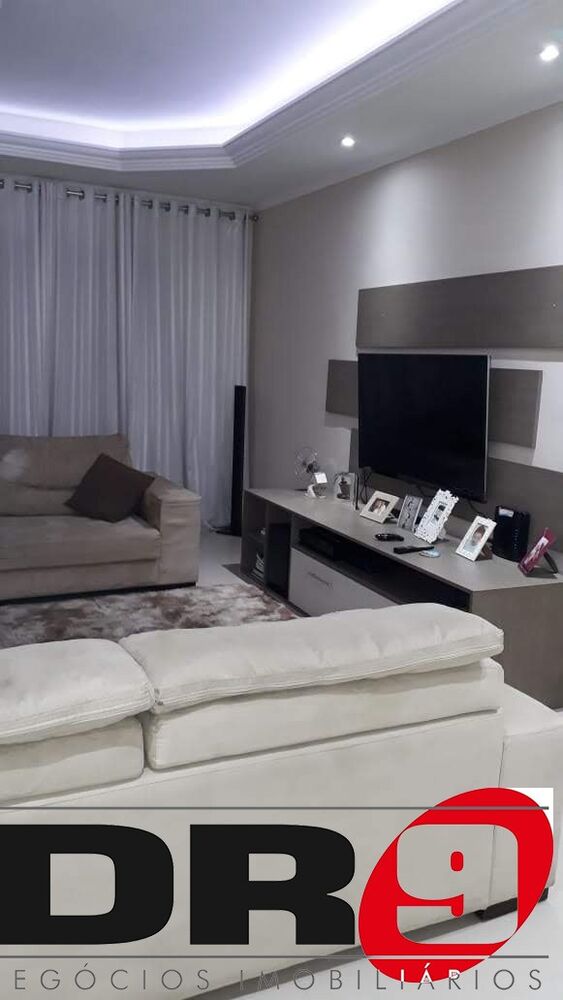 Casa, 3 quartos, 300 m² - Foto 1