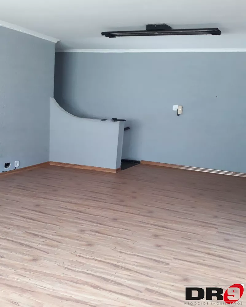 Casa para alugar com 3 quartos, 70m² - Foto 3