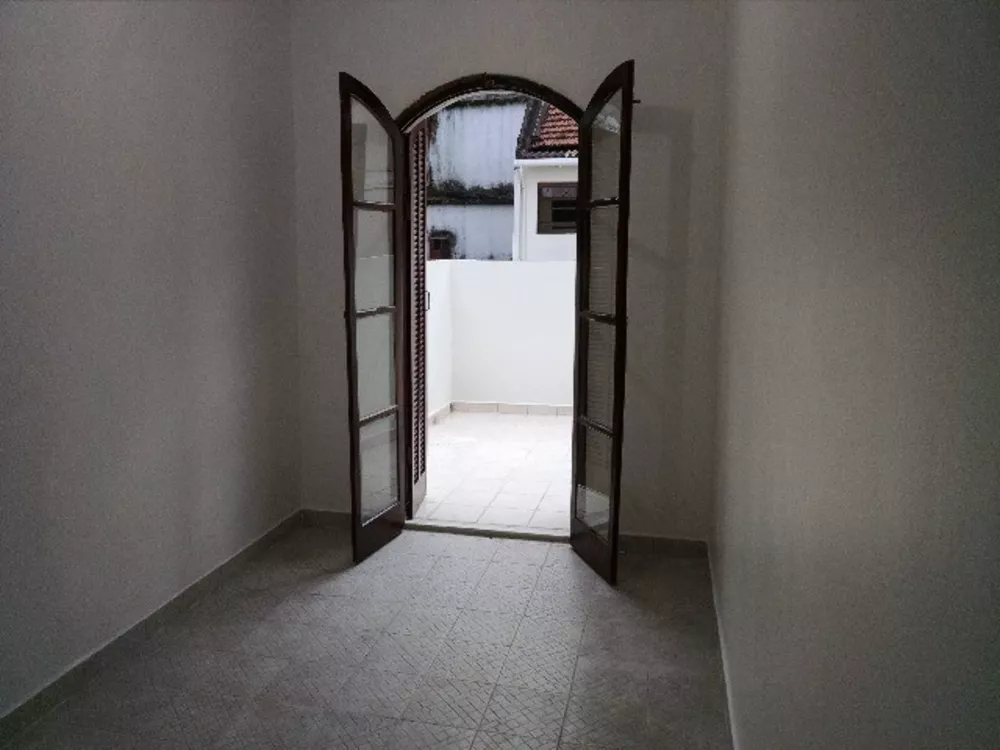 Casa à venda com 3 quartos, 220m² - Foto 3