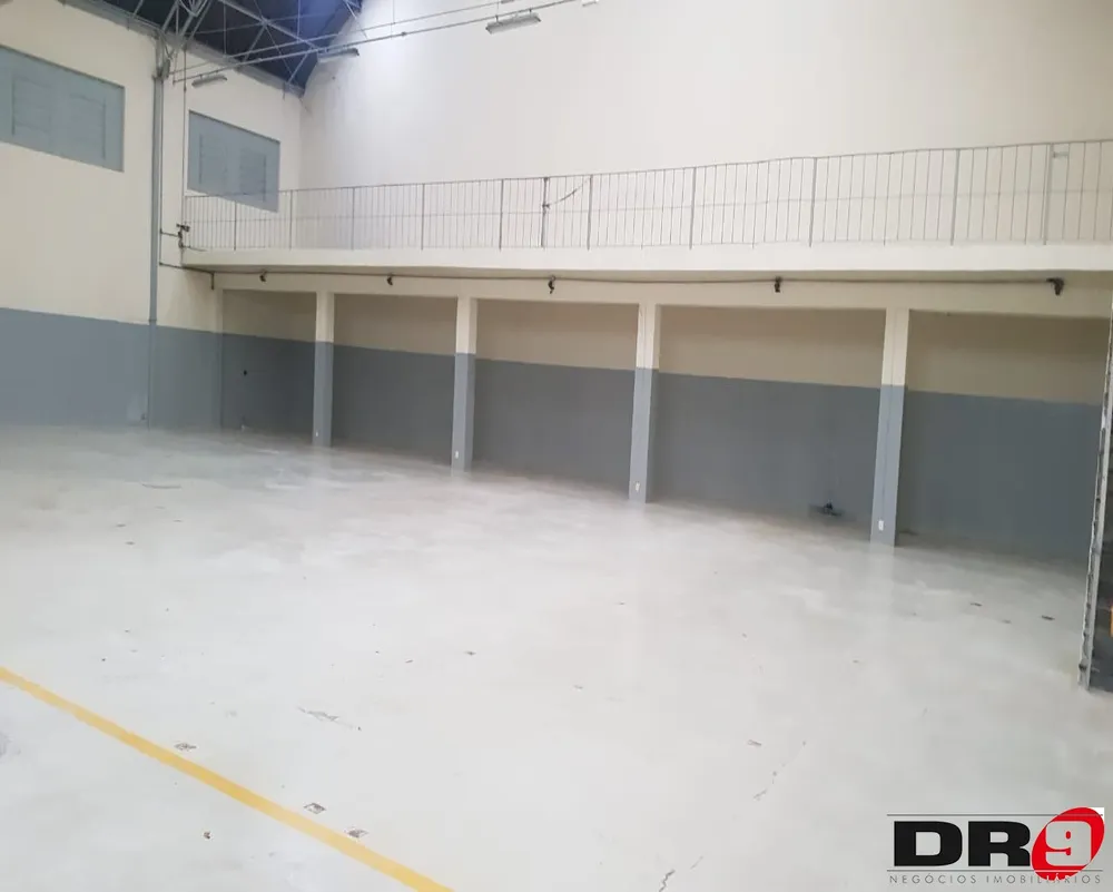 Depósito-Galpão, 1048 m² - Foto 1