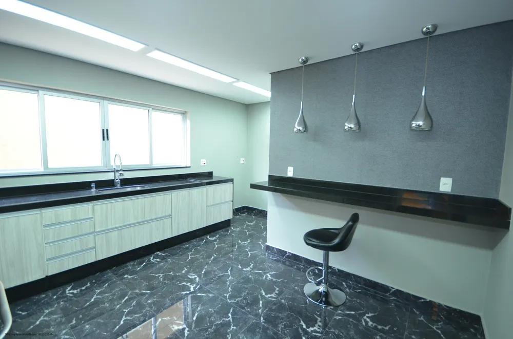 Casa, 3 quartos, 267 m² - Foto 1