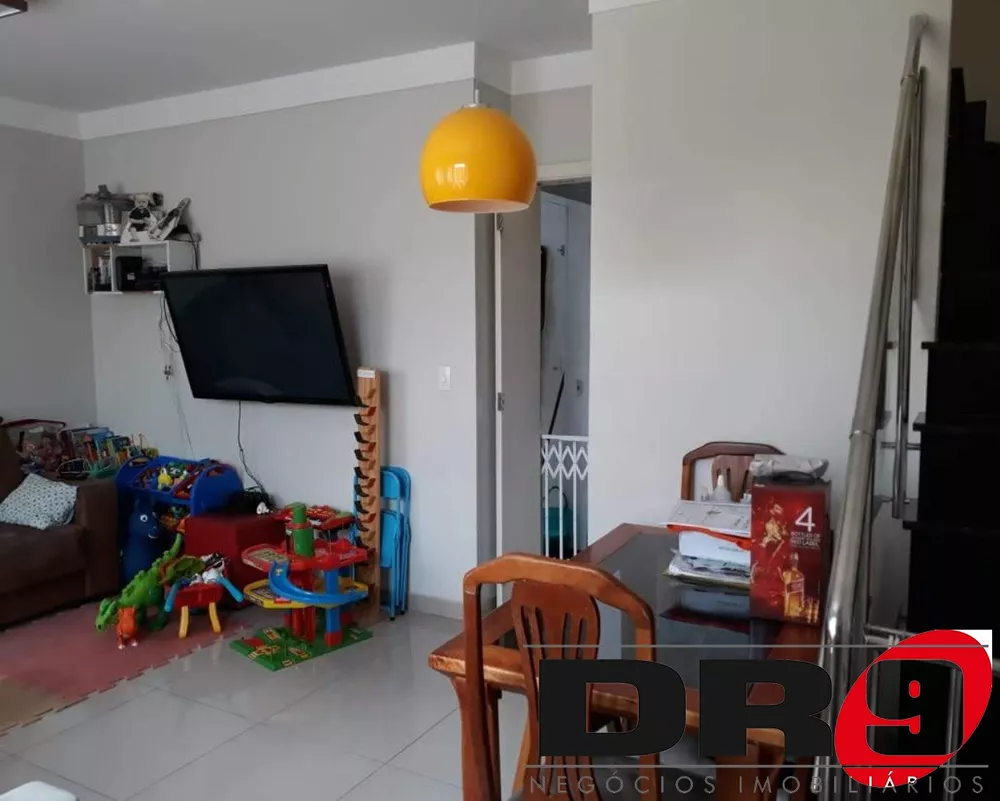 Sobrado à venda com 3 quartos, 90m² - Foto 4