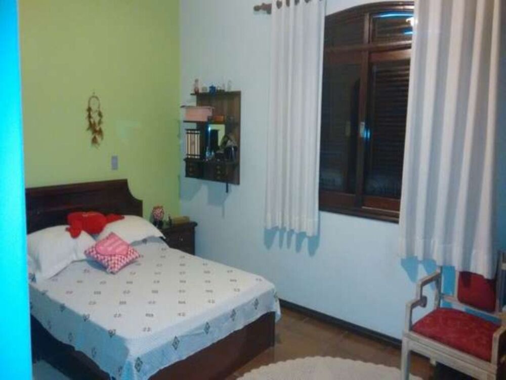 Casa à venda com 3 quartos, 250m² - Foto 2