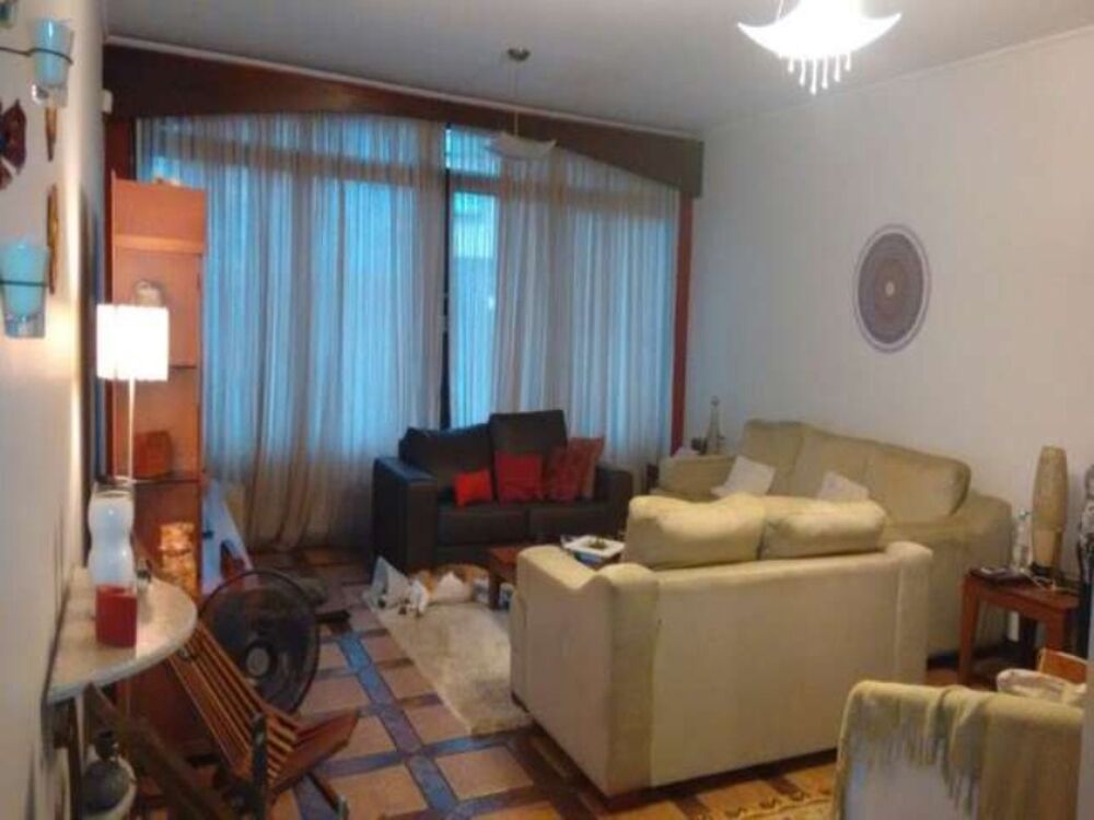 Casa à venda com 3 quartos, 250m² - Foto 1