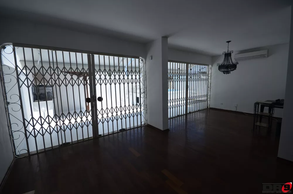 Casa à venda com 4 quartos, 400m² - Foto 4