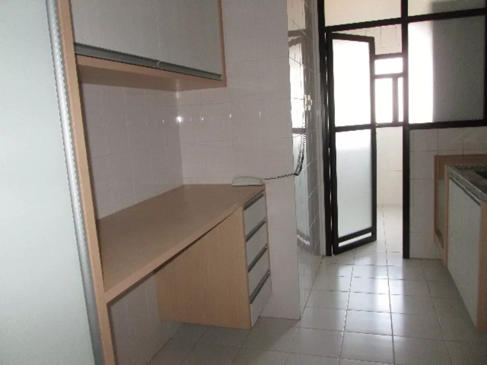 Apartamento à venda com 3 quartos, 84m² - Foto 3