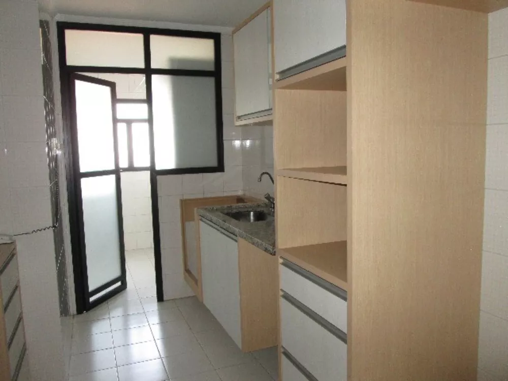 Apartamento à venda com 3 quartos, 84m² - Foto 4