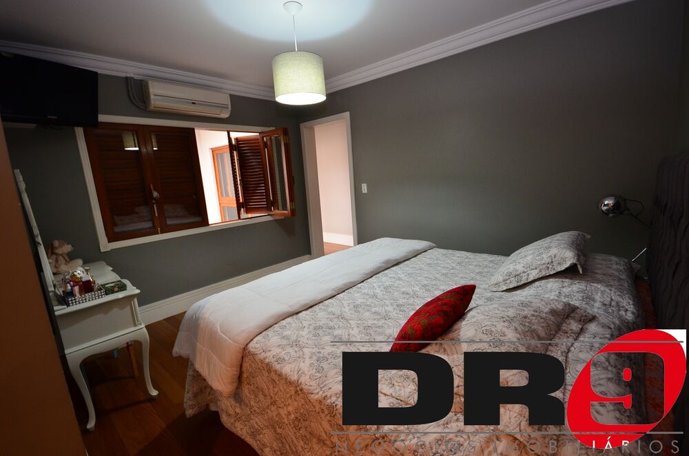 Sobrado, 3 quartos, 350 m² - Foto 1
