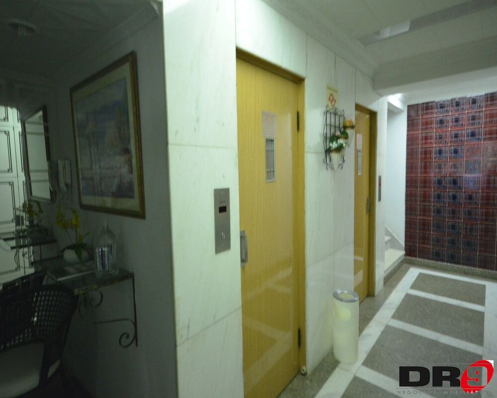 Apartamento à venda com 2 quartos, 73m² - Foto 2