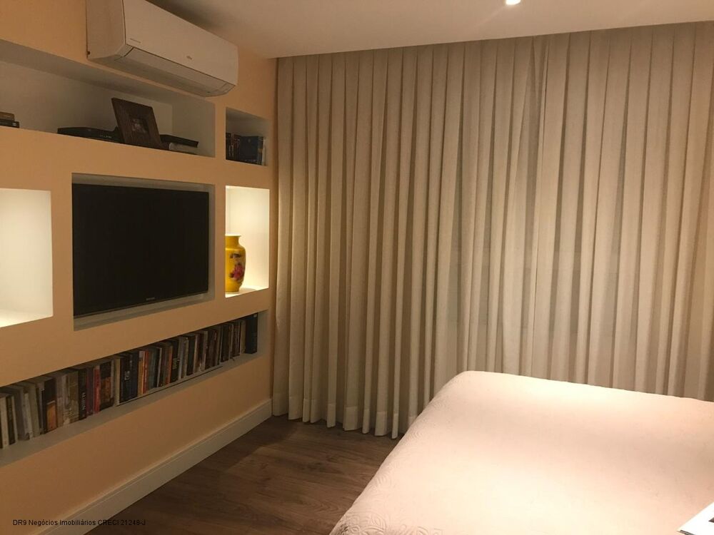 Apartamento, 3 quartos, 204 m² - Foto 1