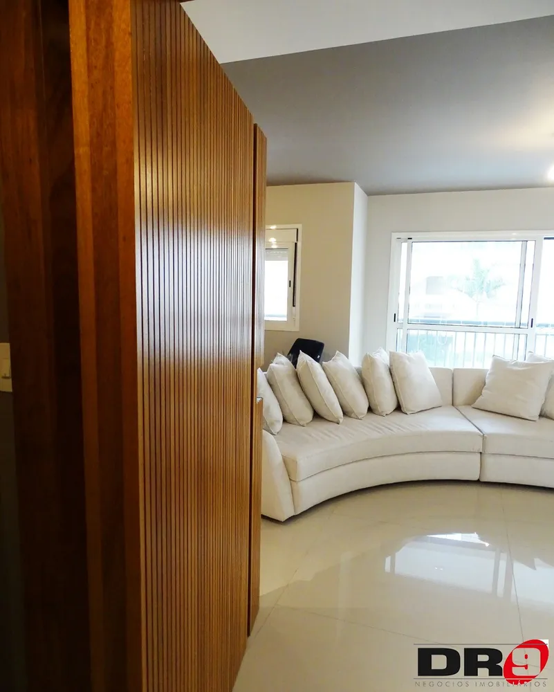 Apartamento, 3 quartos, 215 m² - Foto 2