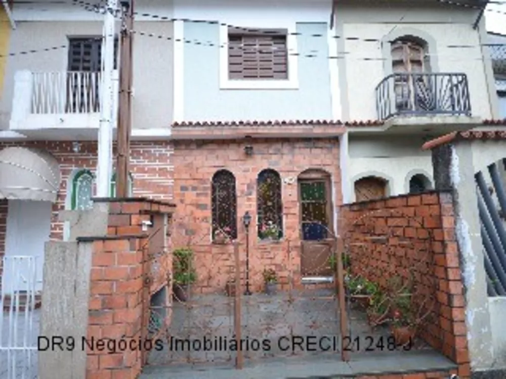 Casa à venda com 2 quartos, 80m² - Foto 1