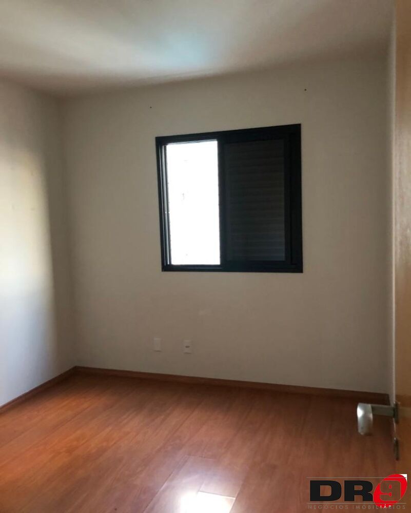 Apartamento à venda com 3 quartos, 82m² - Foto 2