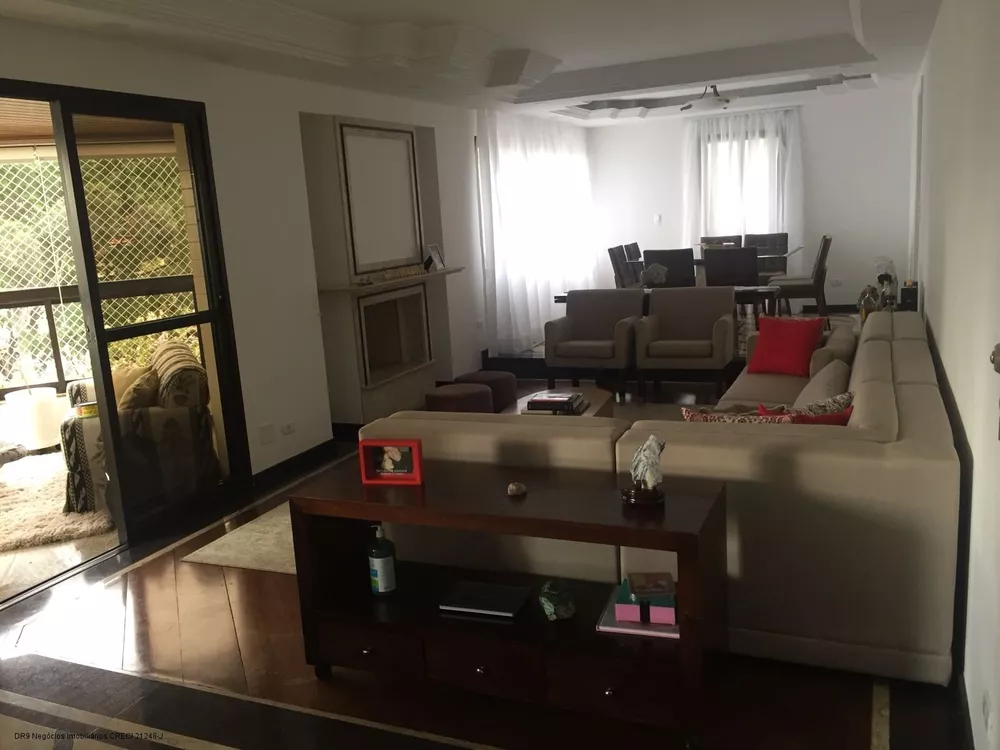 Apartamento à venda com 3 quartos, 185m² - Foto 1