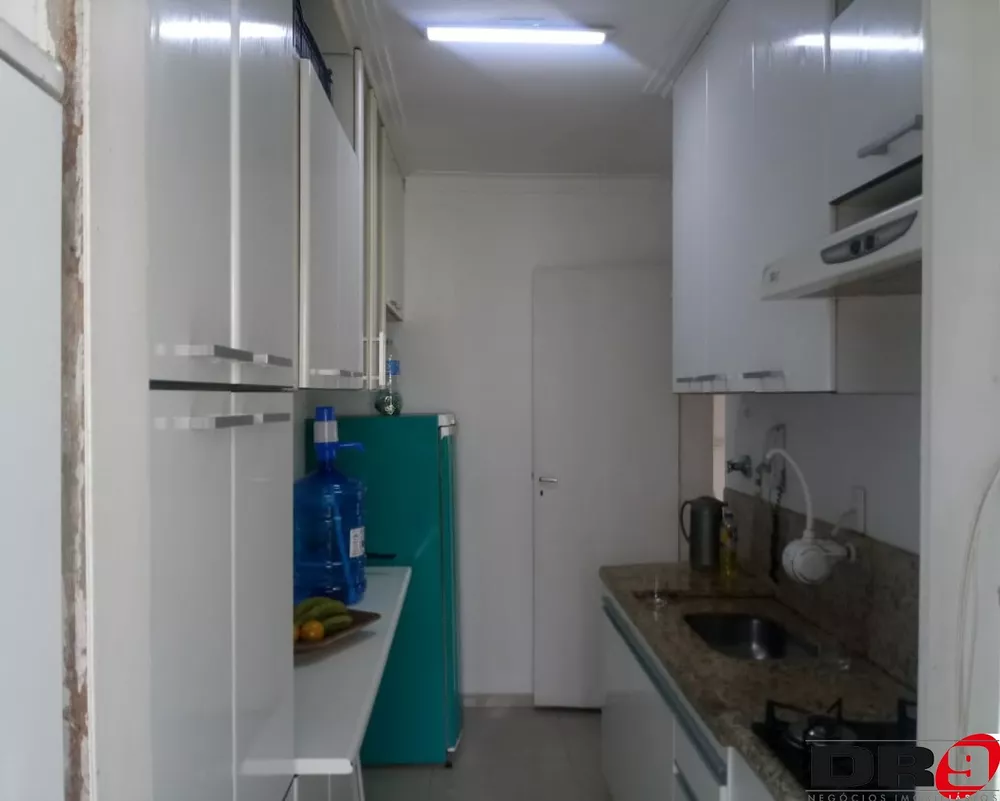 Apartamento à venda com 2 quartos, 60m² - Foto 2