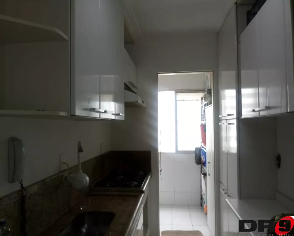 Apartamento à venda com 2 quartos, 60m² - Foto 3