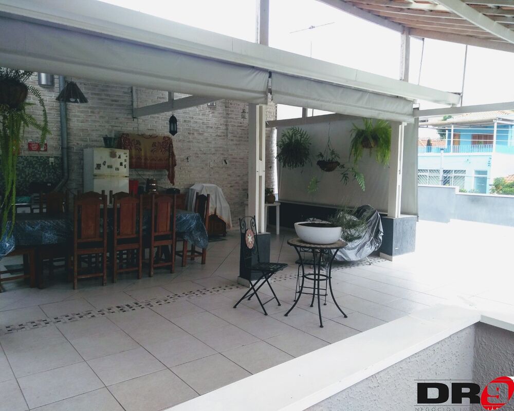 Casa à venda com 3 quartos, 180m² - Foto 7