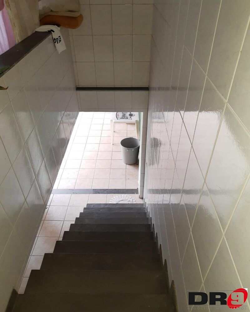 Casa à venda com 3 quartos, 320m² - Foto 8