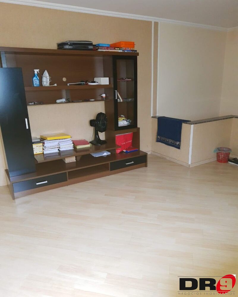 Casa à venda com 3 quartos, 320m² - Foto 2