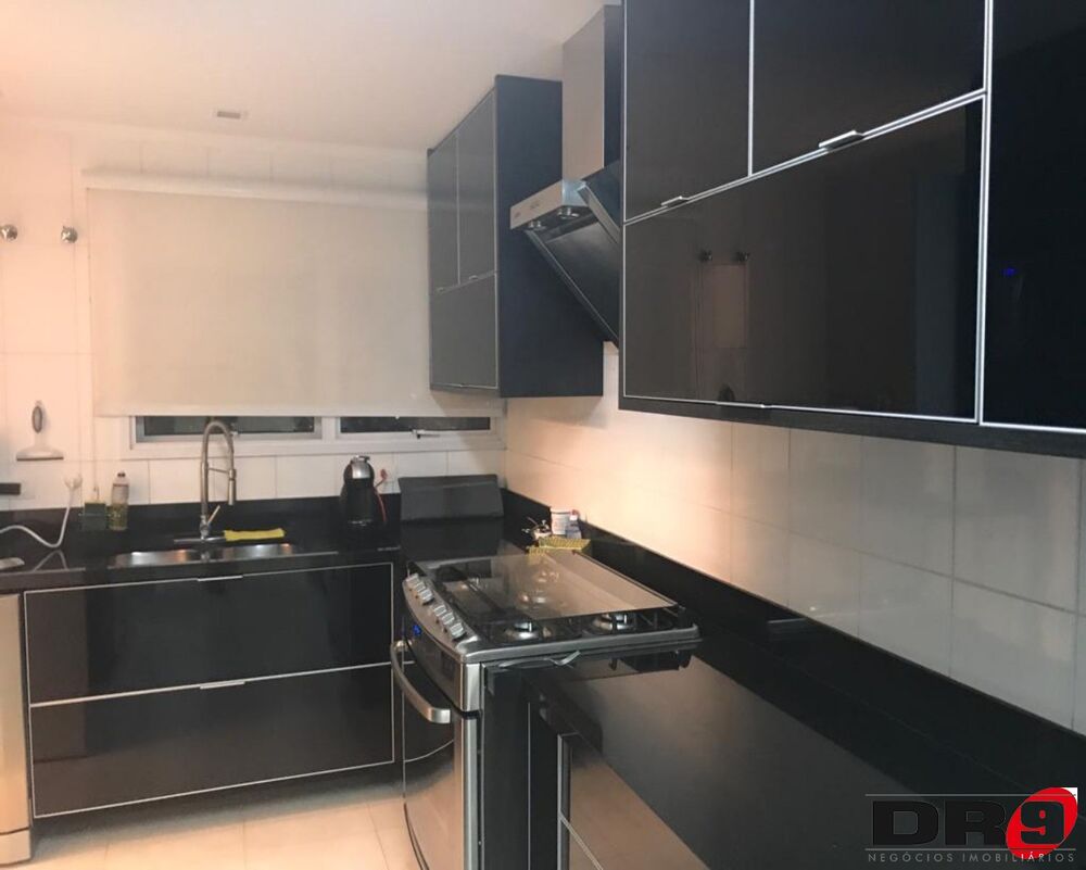 Apartamento à venda com 4 quartos, 224m² - Foto 1