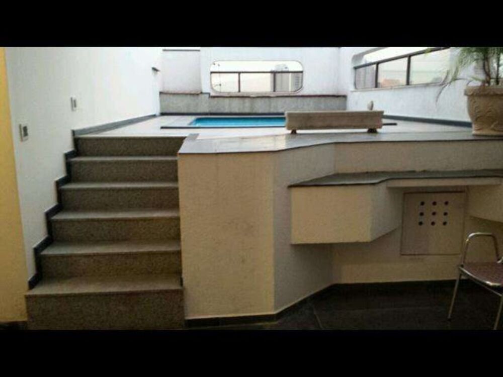 Casa de Condomínio à venda com 4 quartos, 380m² - Foto 1