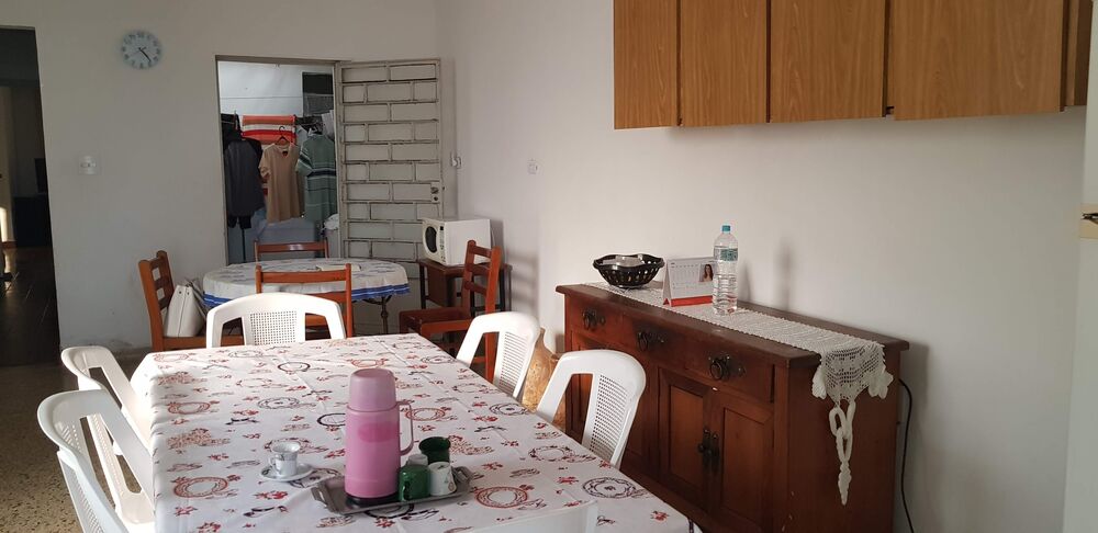Casa à venda com 2 quartos, 300m² - Foto 2