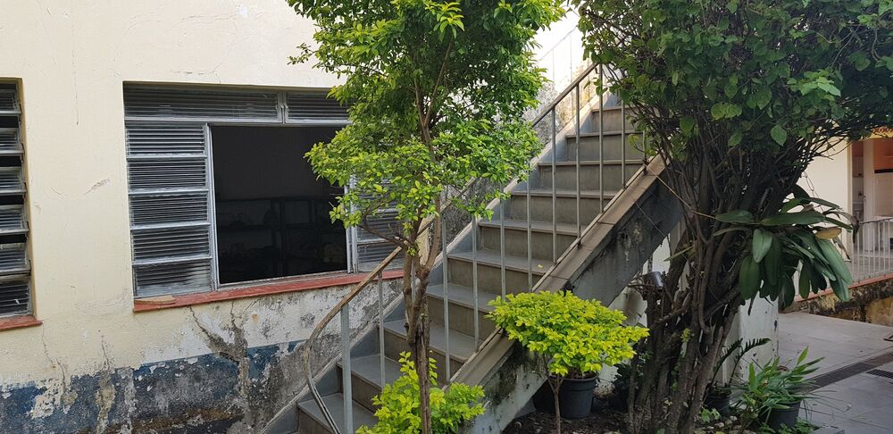 Casa à venda com 2 quartos, 300m² - Foto 8