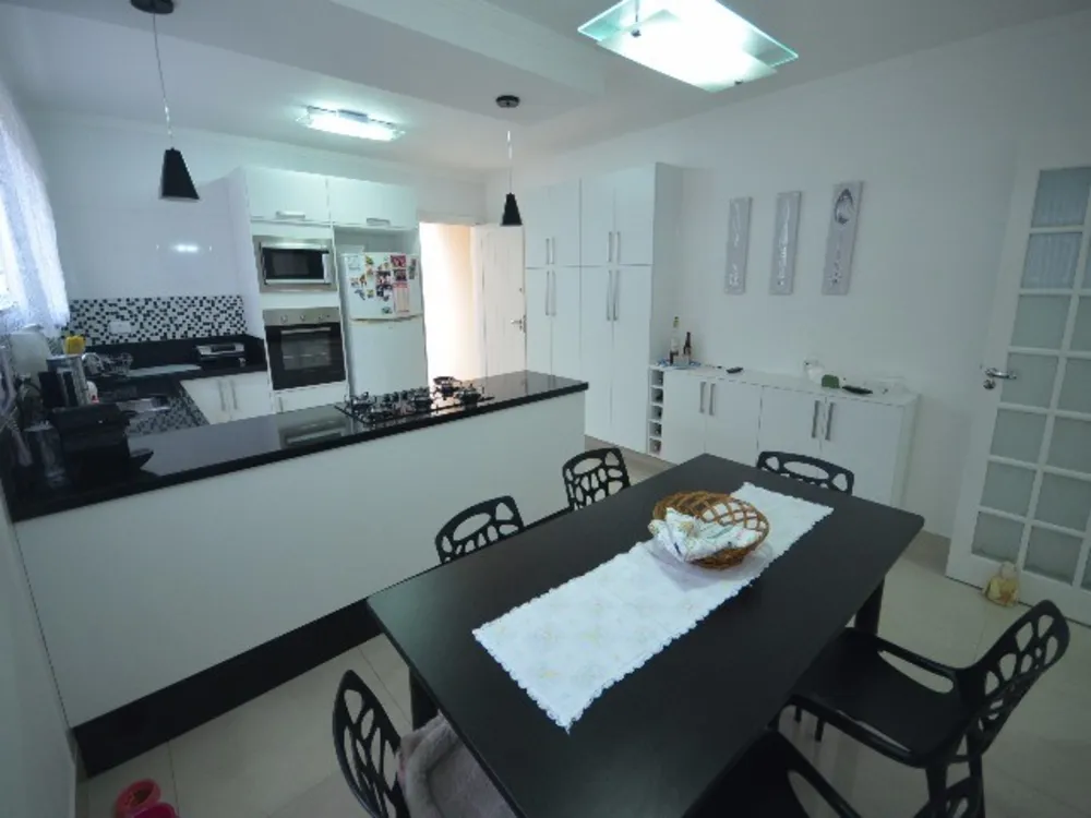 Casa, 3 quartos, 220 m² - Foto 4
