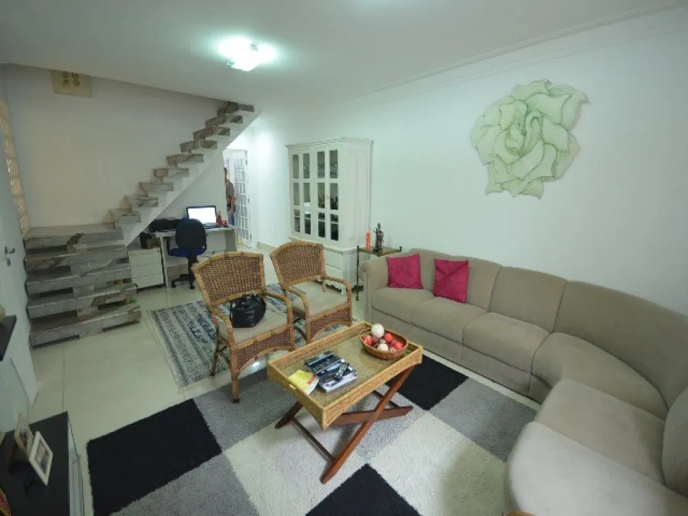 Casa, 3 quartos, 220 m² - Foto 1