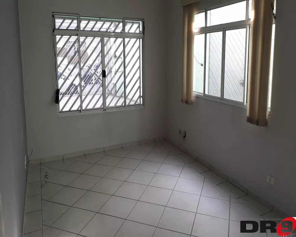 Casa à venda e aluguel com 3 quartos, 250m² - Foto 2