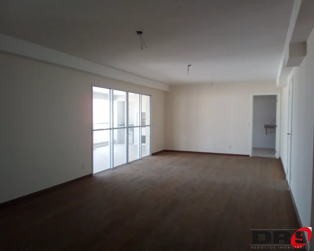 Apartamento à venda com 3 quartos, 210m² - Foto 2