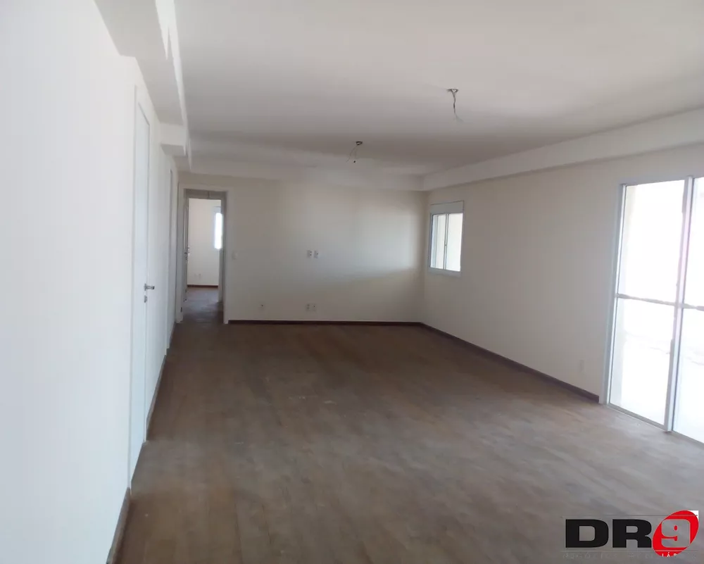 Apartamento à venda com 3 quartos, 210m² - Foto 3