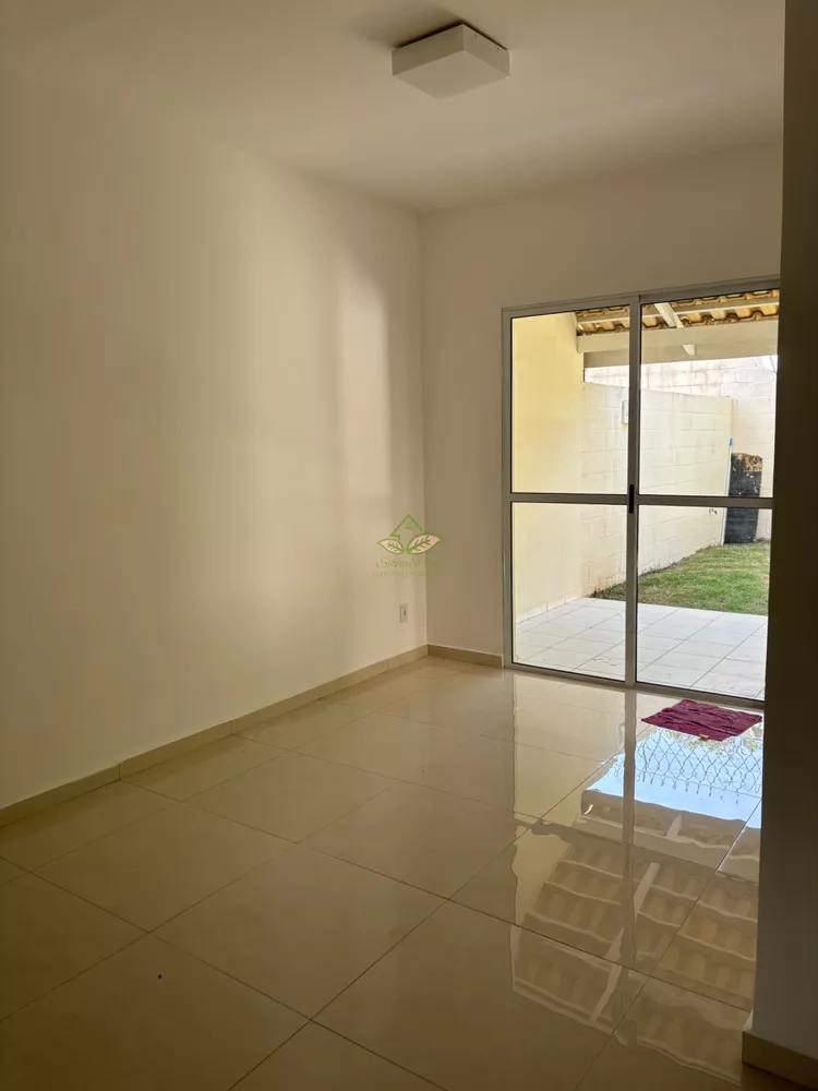 Casa de Condomínio à venda com 3 quartos, 100m² - Foto 1