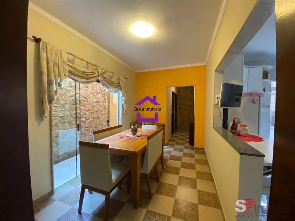 Sobrado à venda com 4 quartos, 160m² - Foto 2