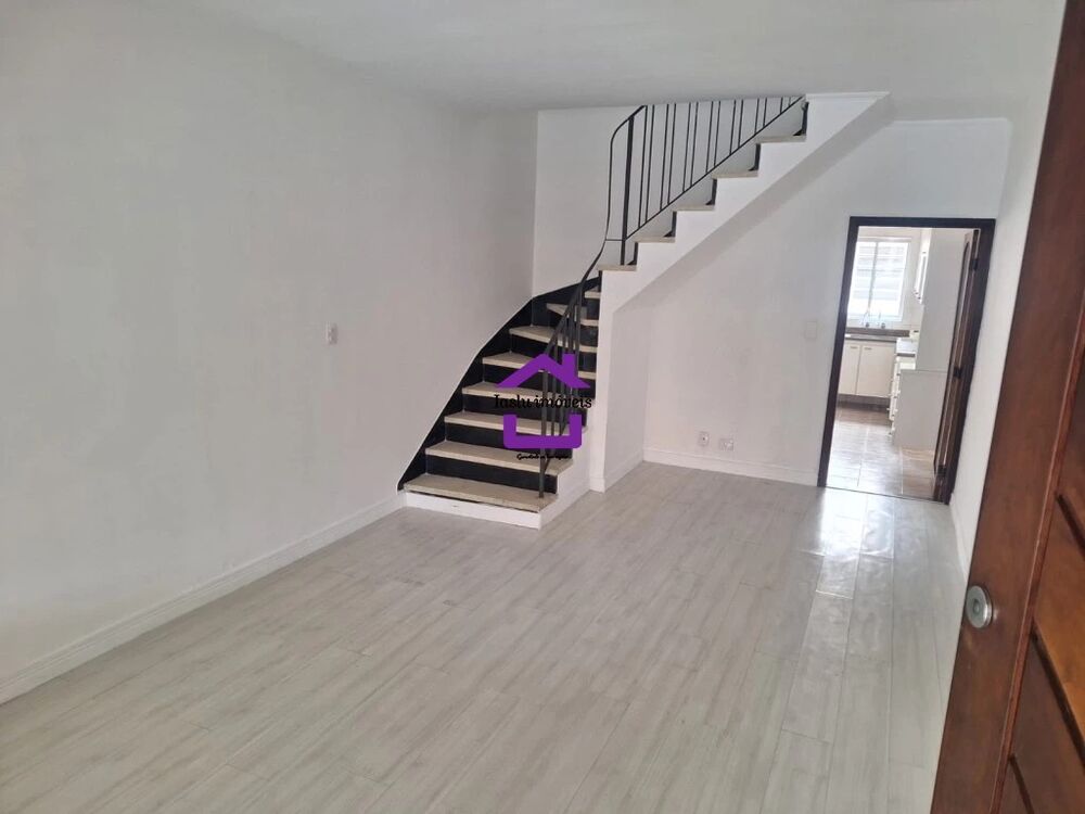 Sobrado à venda e aluguel com 2 quartos, 94m² - Foto 1