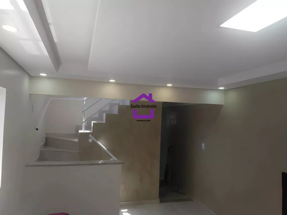 Sobrado à venda com 3 quartos, 220m² - Foto 2