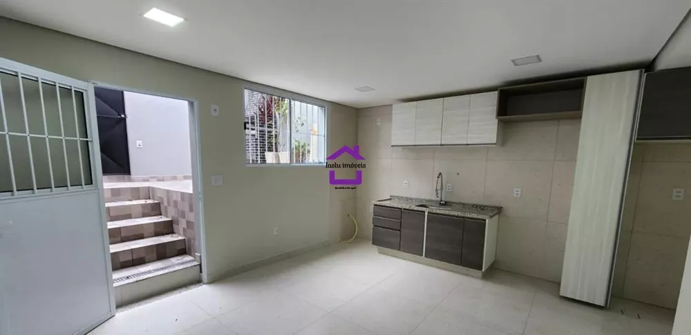 Casa para alugar com 2 quartos, 45m² - Foto 4