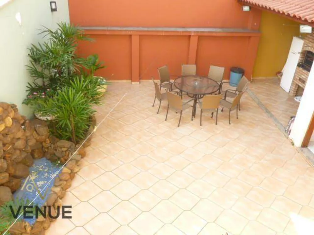 Sobrado, 3 quartos, 272 m² - Foto 2