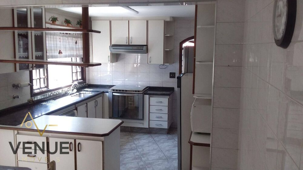 Sobrado, 3 quartos, 246 m² - Foto 1