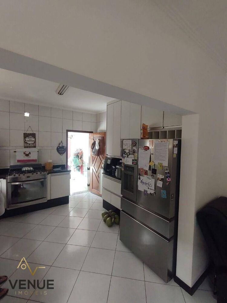 Sobrado, 3 quartos, 225 m² - Foto 1