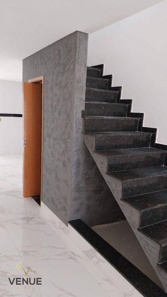 Sobrado à venda com 3 quartos, 108m² - Foto 1