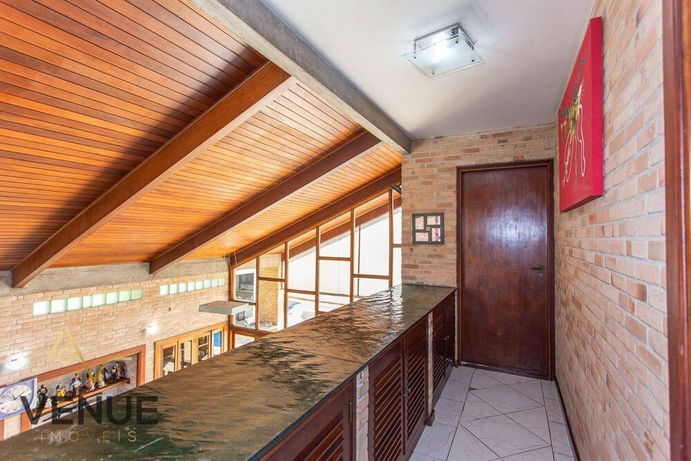 Casa à venda com 5 quartos, 229m² - Foto 5