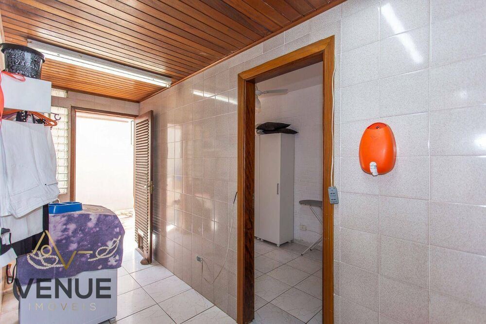 Casa à venda com 5 quartos, 229m² - Foto 11