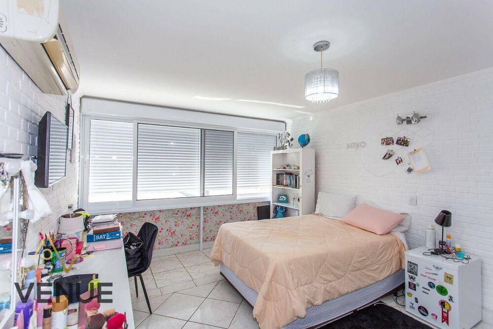 Casa à venda com 5 quartos, 229m² - Foto 9
