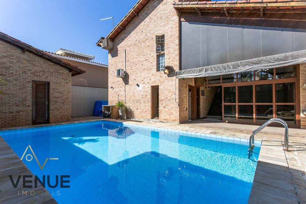 Casa à venda com 5 quartos, 229m² - Foto 6