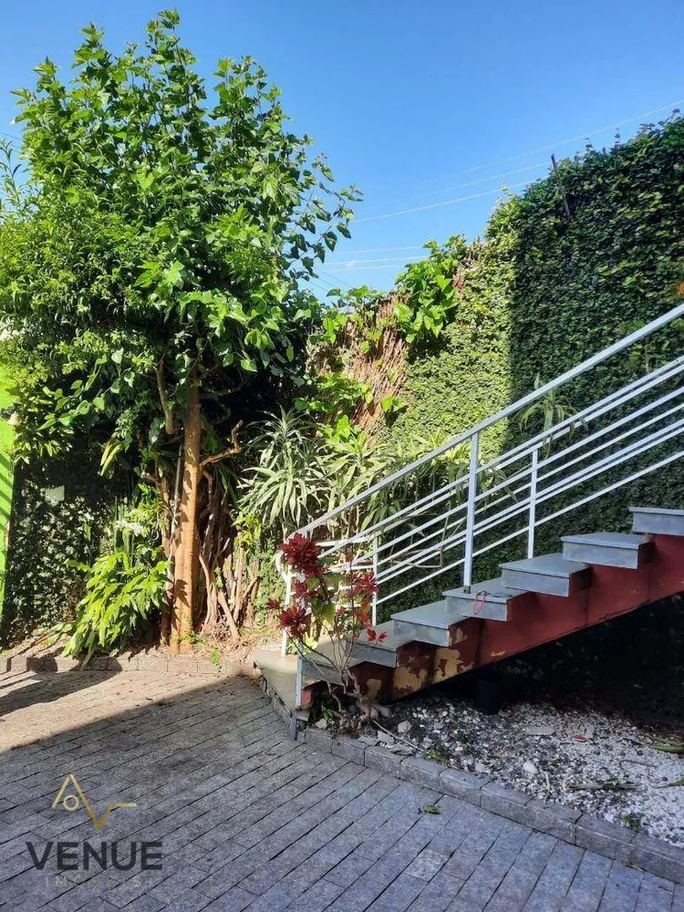 Sobrado, 3 quartos, 225 m² - Foto 1
